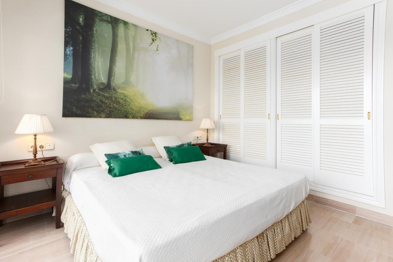 Homeforguest Front Line Beach Apartment In Hacienda Playa マルベーリャ エクステリア 写真