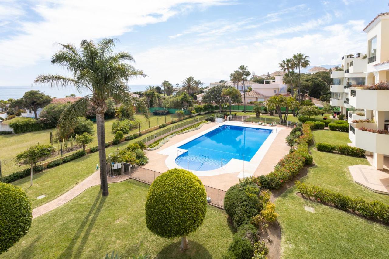 Homeforguest Front Line Beach Apartment In Hacienda Playa マルベーリャ エクステリア 写真