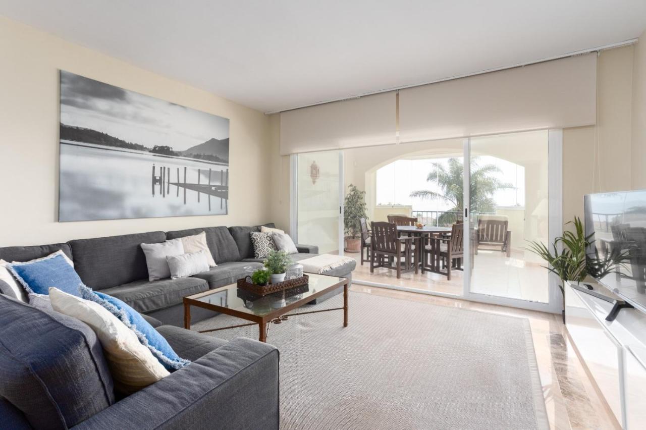 Homeforguest Front Line Beach Apartment In Hacienda Playa マルベーリャ エクステリア 写真
