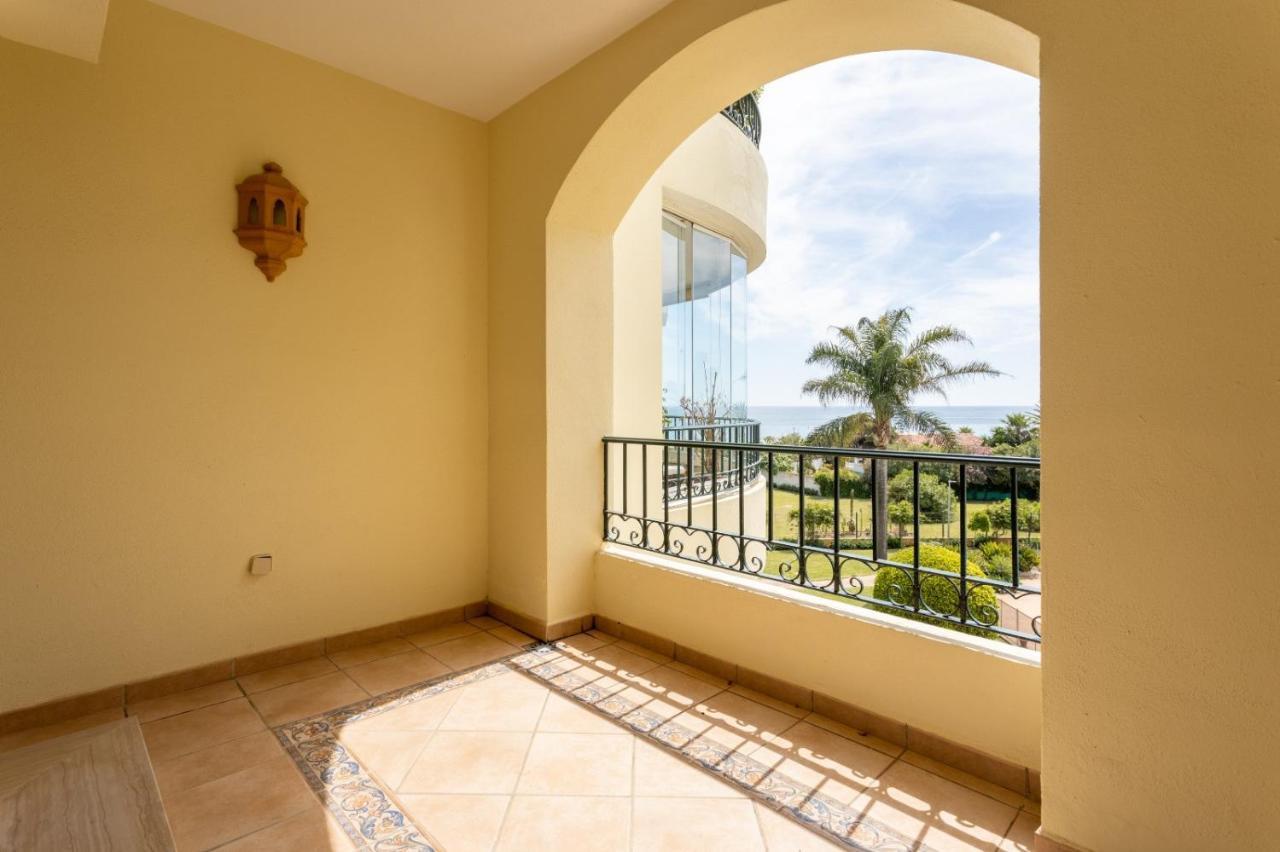 Homeforguest Front Line Beach Apartment In Hacienda Playa マルベーリャ エクステリア 写真