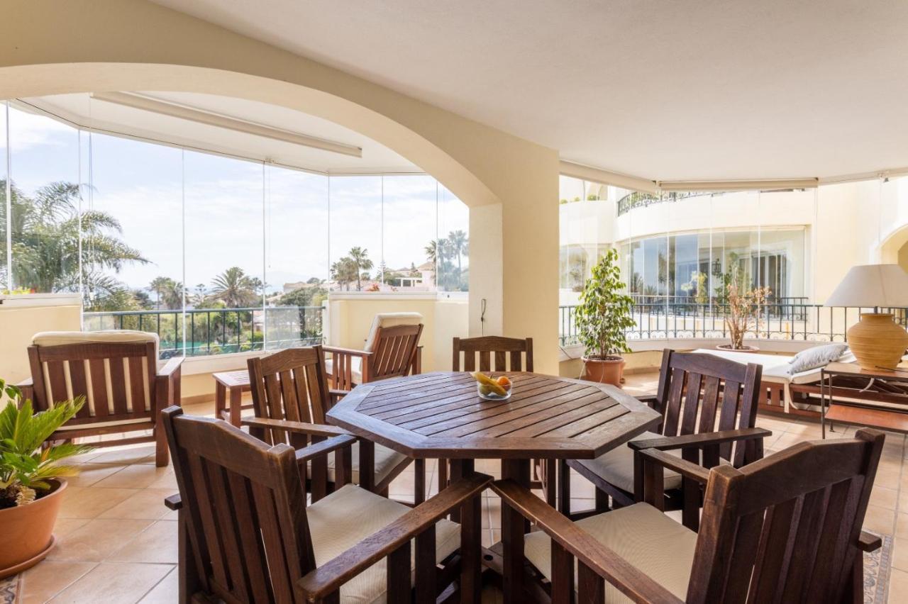 Homeforguest Front Line Beach Apartment In Hacienda Playa マルベーリャ エクステリア 写真