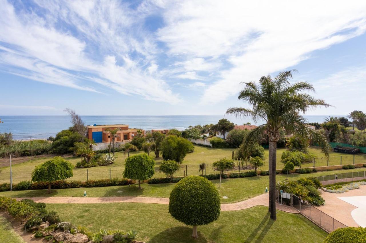 Homeforguest Front Line Beach Apartment In Hacienda Playa マルベーリャ エクステリア 写真