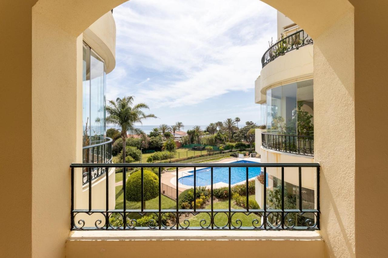 Homeforguest Front Line Beach Apartment In Hacienda Playa マルベーリャ エクステリア 写真